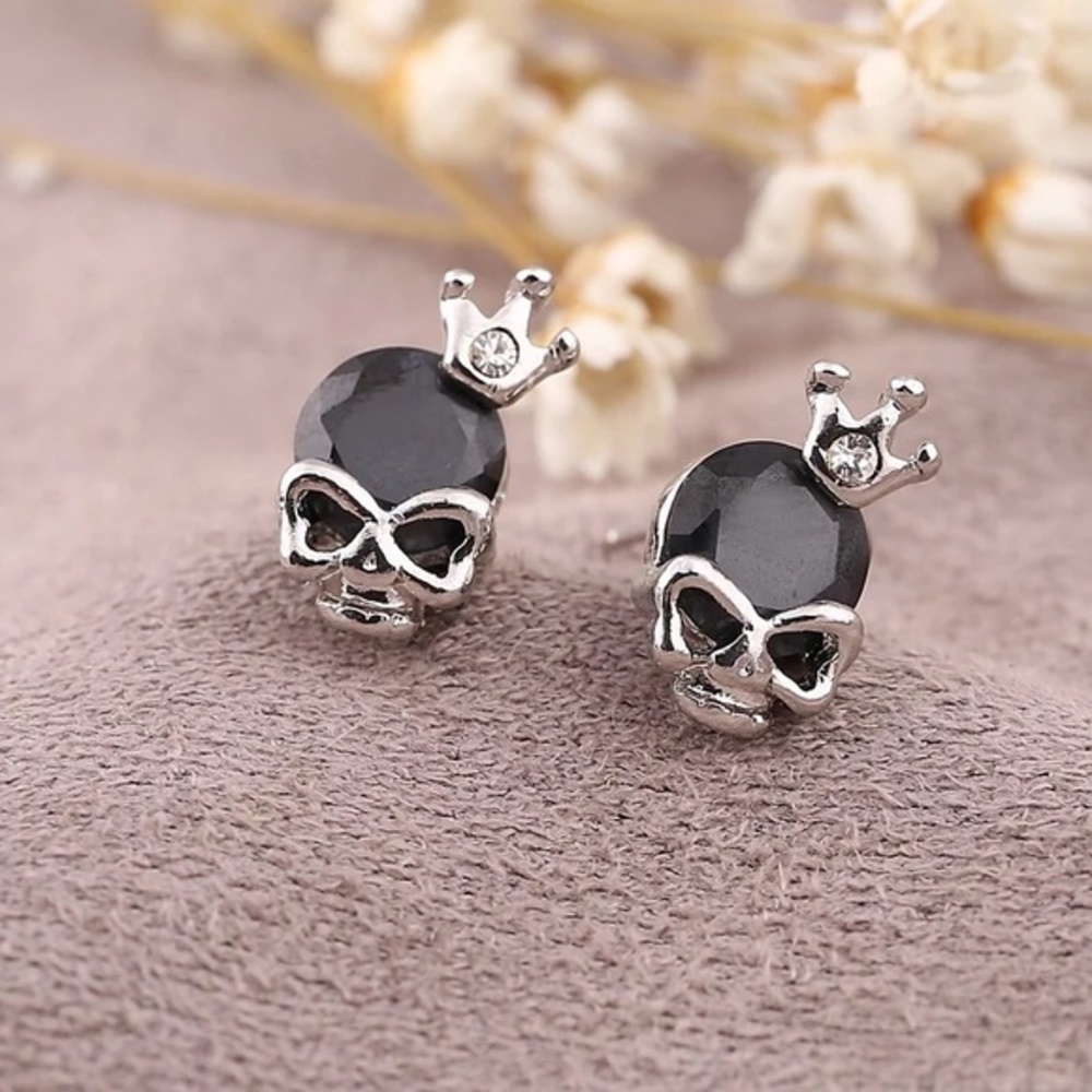 Skull Stud Earrings - Picture 4 of 6